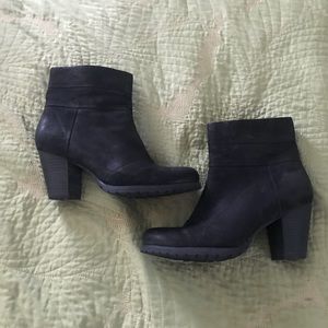 Clark’s black ankle bootie